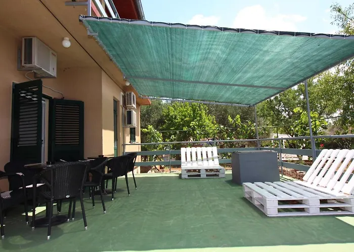 Marko بيت شباب تيسنو